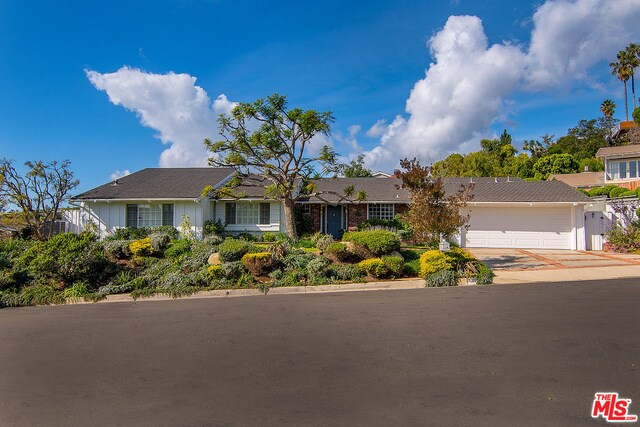 Building Photo - 1201 Las Pulgas Rd
