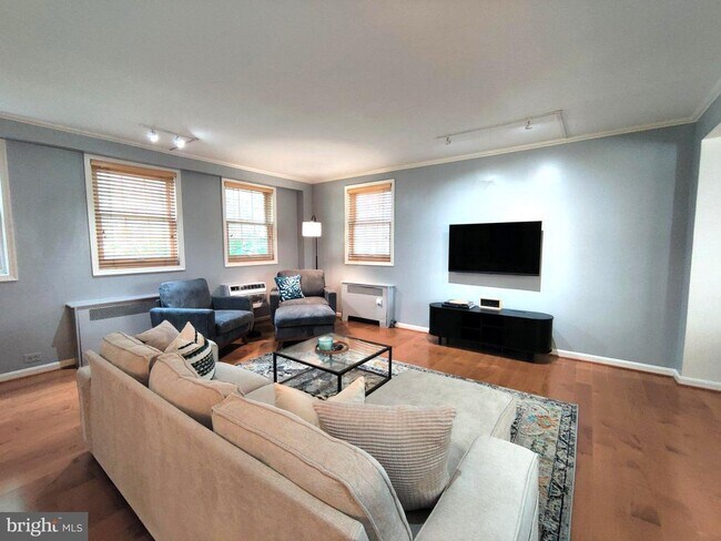 Building Photo - 103 N George Mason Dr