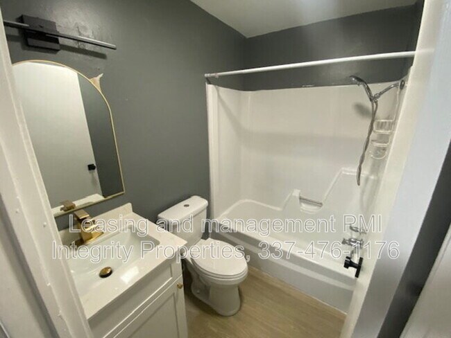 Foto del edificio - 2339 Robley Dr