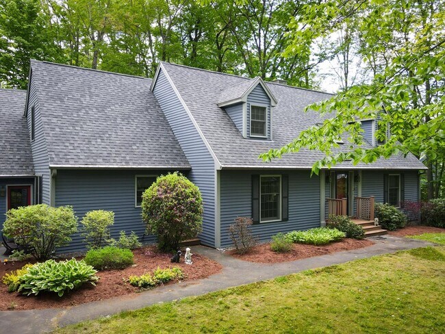 Building Photo - 39 Robertson Dr