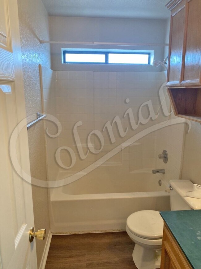 Foto del edificio - AVAILABLE ! *MORE PHOTOS COMING SOON*