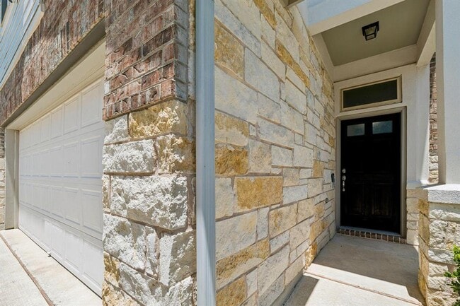 Building Photo - 3240 E Whitestone Blvd