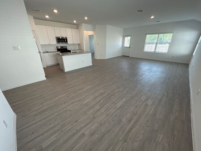 Foto del edificio - Dual Primary Suites! Spacious Home w/ Open Kitchen & Community Pool!