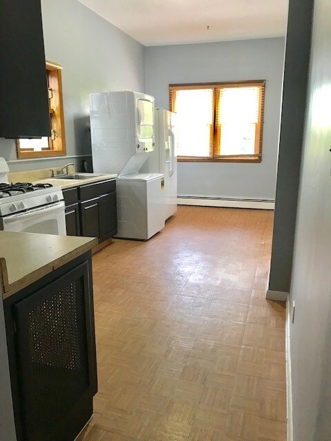 Building Photo - 94 Sherman Pl