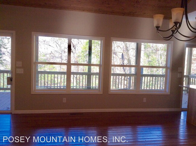 Building Photo - 2 br, 2.5 bath House - 127 Gardenia Court