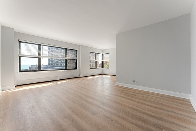 Foto del edificio - 5858 N Sheridan Rd