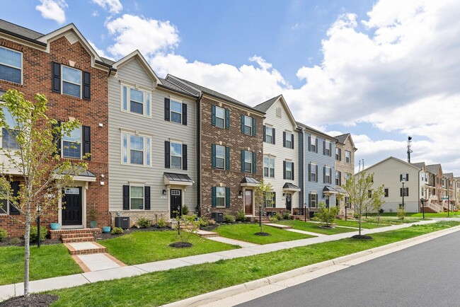 Foto del edificio - STUNNING TOWNHOME - POTOMAC SHORES - EASY ...