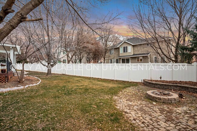 Building Photo - 12208 1740 E