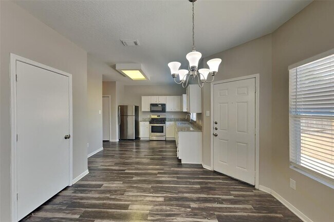 Building Photo - 15526 Hazel Thicket Tr