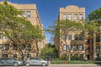 Building Photo - 630 W Waveland Ave