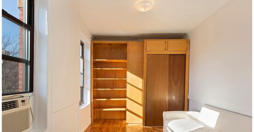 Building Photo - 451 E 12th St