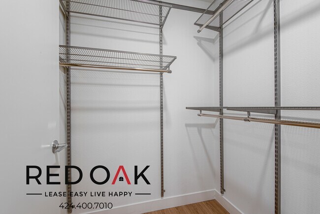 Foto del edificio - ~1 Month FREE~ Beautiful Private Suite in ...