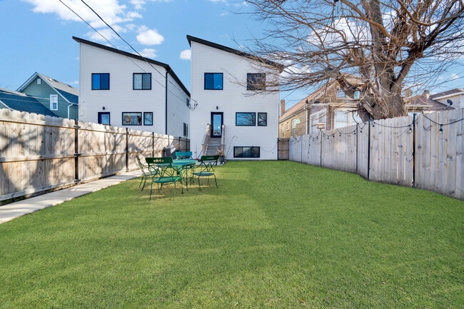 Foto del edificio - 1522 N Leamington Ave