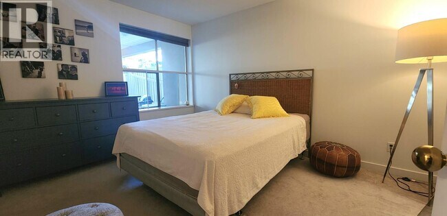 Photo du bâtiment - 1525 Pendrell St