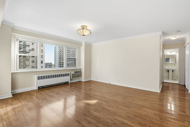 Foto del edificio - 2909 N Sheridan Rd