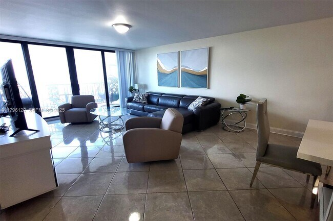 Foto del edificio - 2101 S Ocean Dr