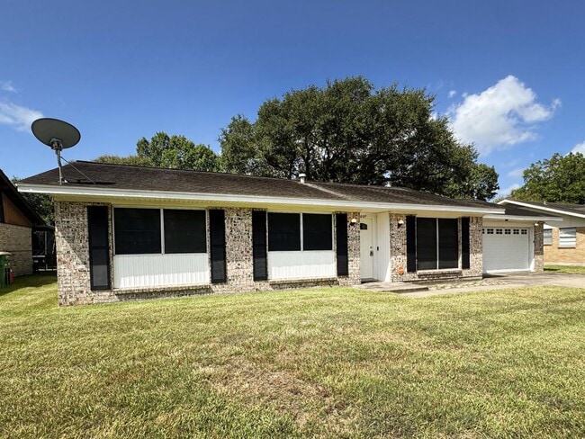 Building Photo - 2007 Mission Dr