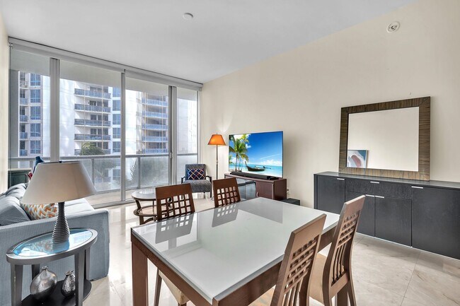 Foto del edificio - 6799 Collins Ave