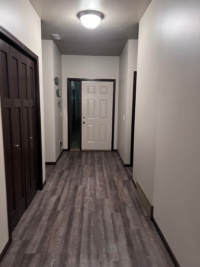 Building Photo - 8207 W Monroe Pl