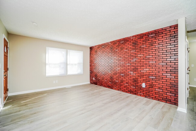 Building Photo - 3991 Briarbush Dr