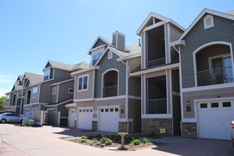 Building Photo - 4245 Boardwalk Dr