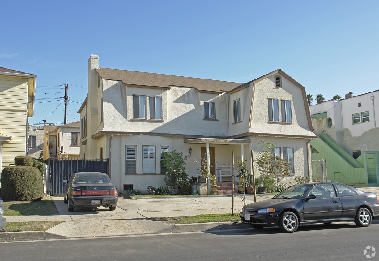 15141516 S Bronson Ave, Los Angeles, CA 90019 Apartments in Los