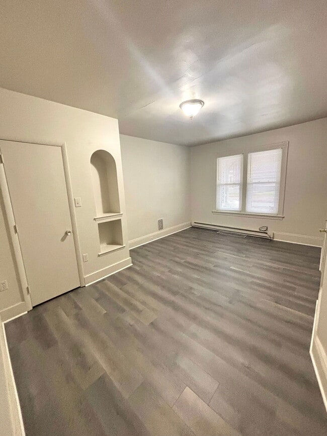 Foto del edificio - 678 Columbia Ave