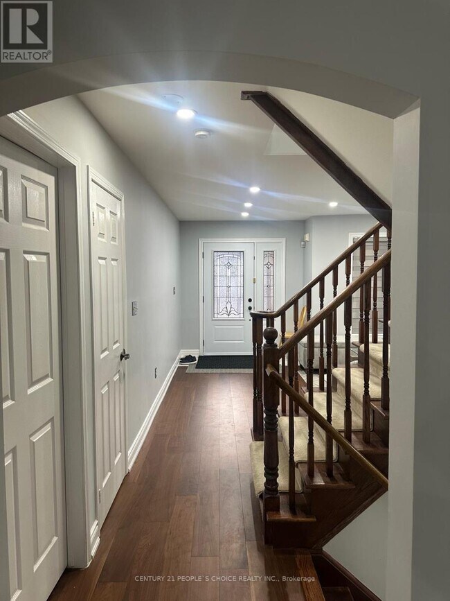 Photo du bâtiment - 1657 Samuelson Cir