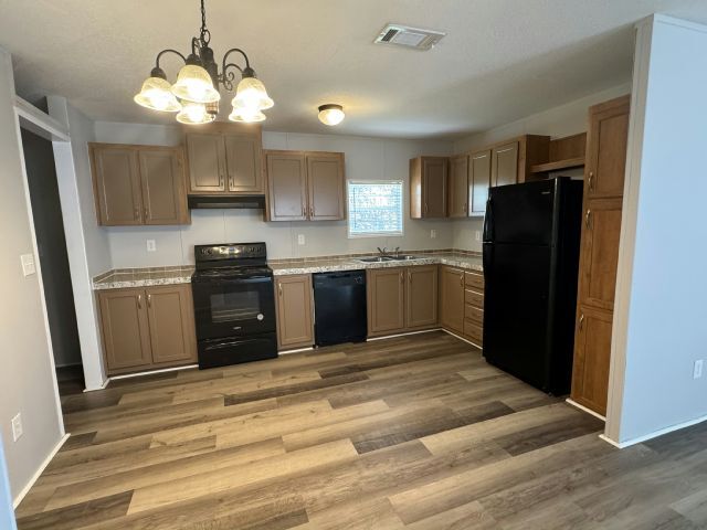 Building Photo - 9330 Sunset Dr