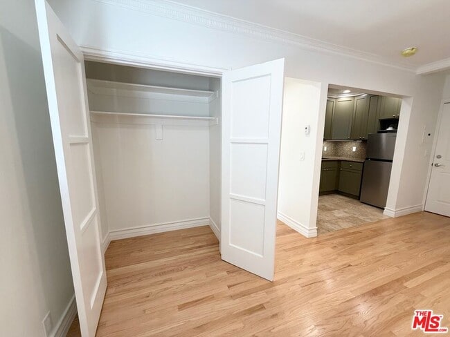 Building Photo - 204 S Reeves Dr