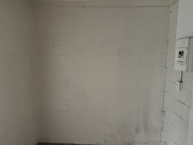 Building Photo - 131 B St