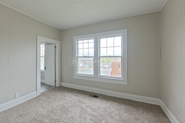 Foto del edificio - 916 Indiana St