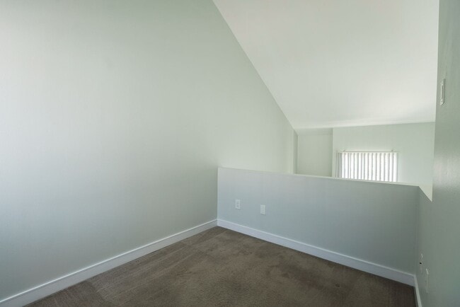 Interior Photo - 1527 Veteran Ave
