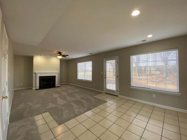Building Photo - 2052 Blackhorse Ln
