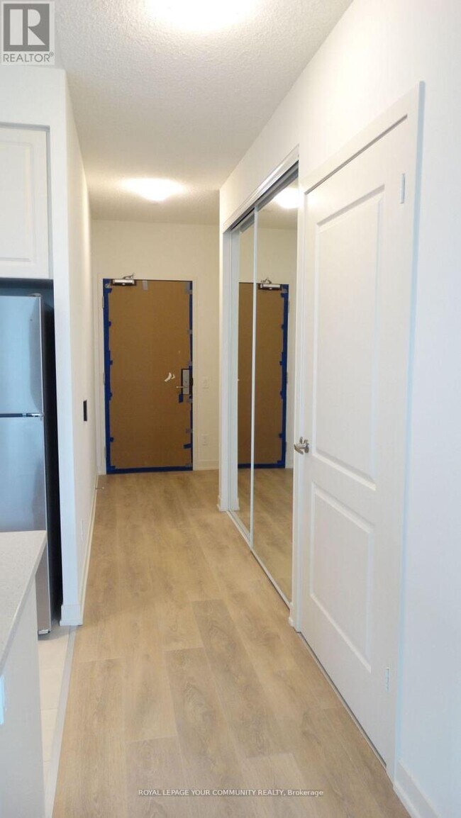 Photo du bâtiment - 4955-4955 Yonge St