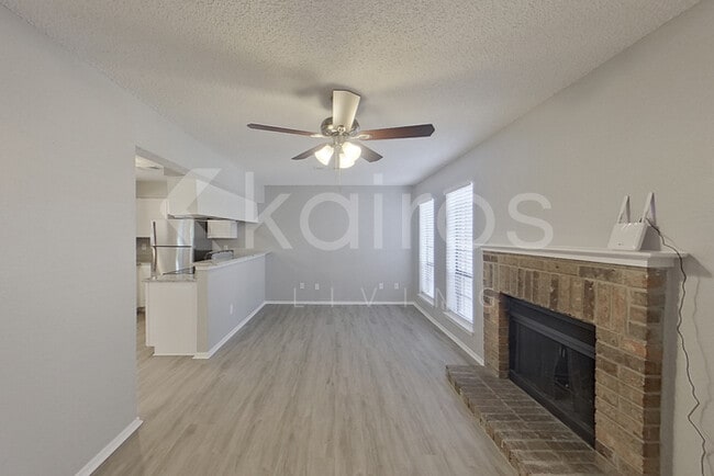 Building Photo - 2146 Woodnote Ln