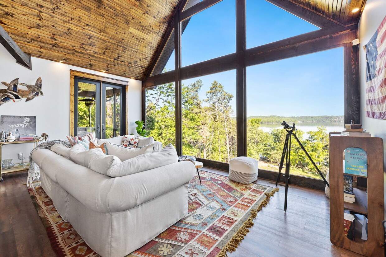 Foto principal - 8760 Stuckey Ln