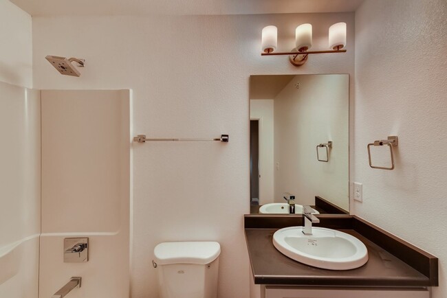 Building Photo - 3 Bedroom Townhomes For Rent