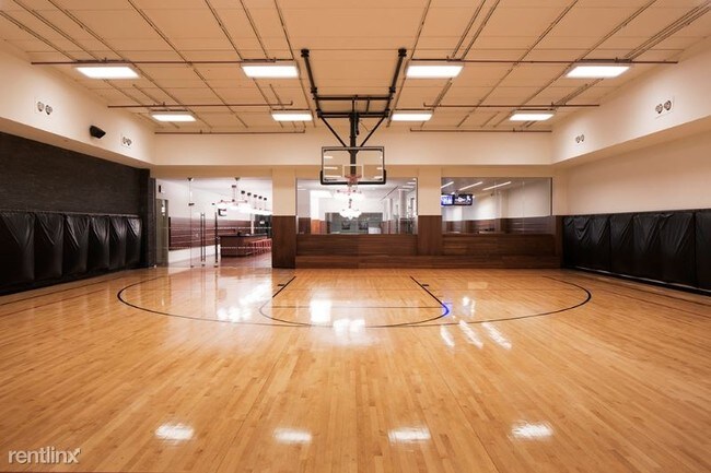 Foto del edificio - 1 br, 1 bath Apartment - 400 W 62nd St