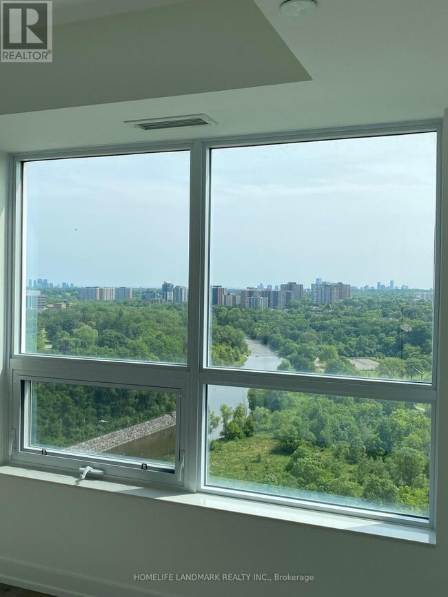 Building Photo - 10 Wilby Crescent