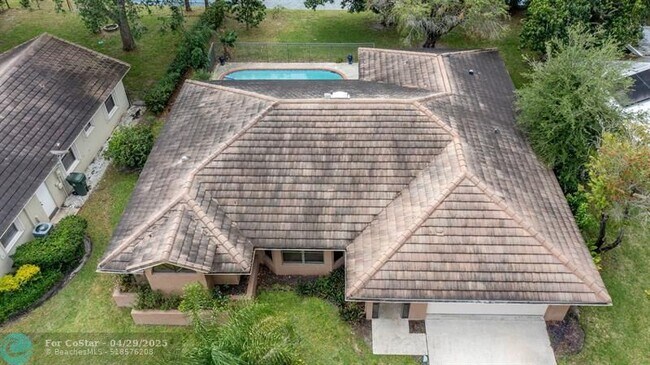 Foto del edificio - 1245 Mystic Way