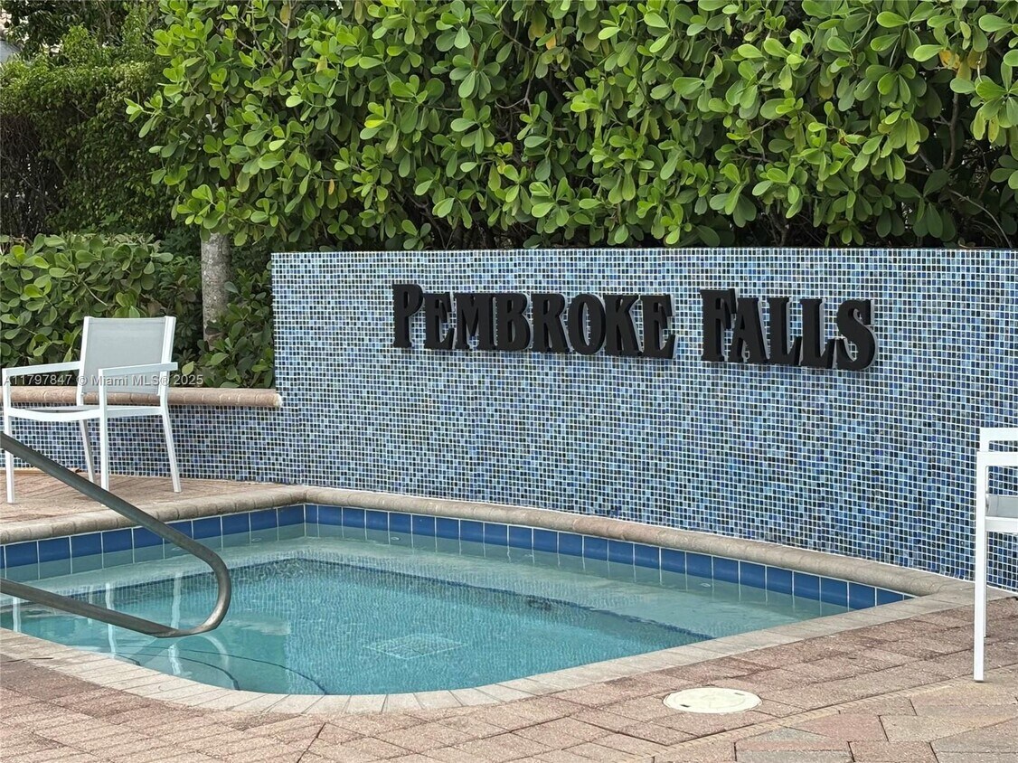 Foto principal - 13317 NW 15th Ct