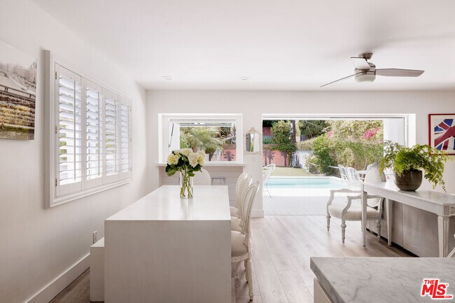 Foto del edificio - 3739 Barry Ave