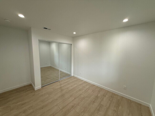 Foto del edificio - 16918 Bassett St