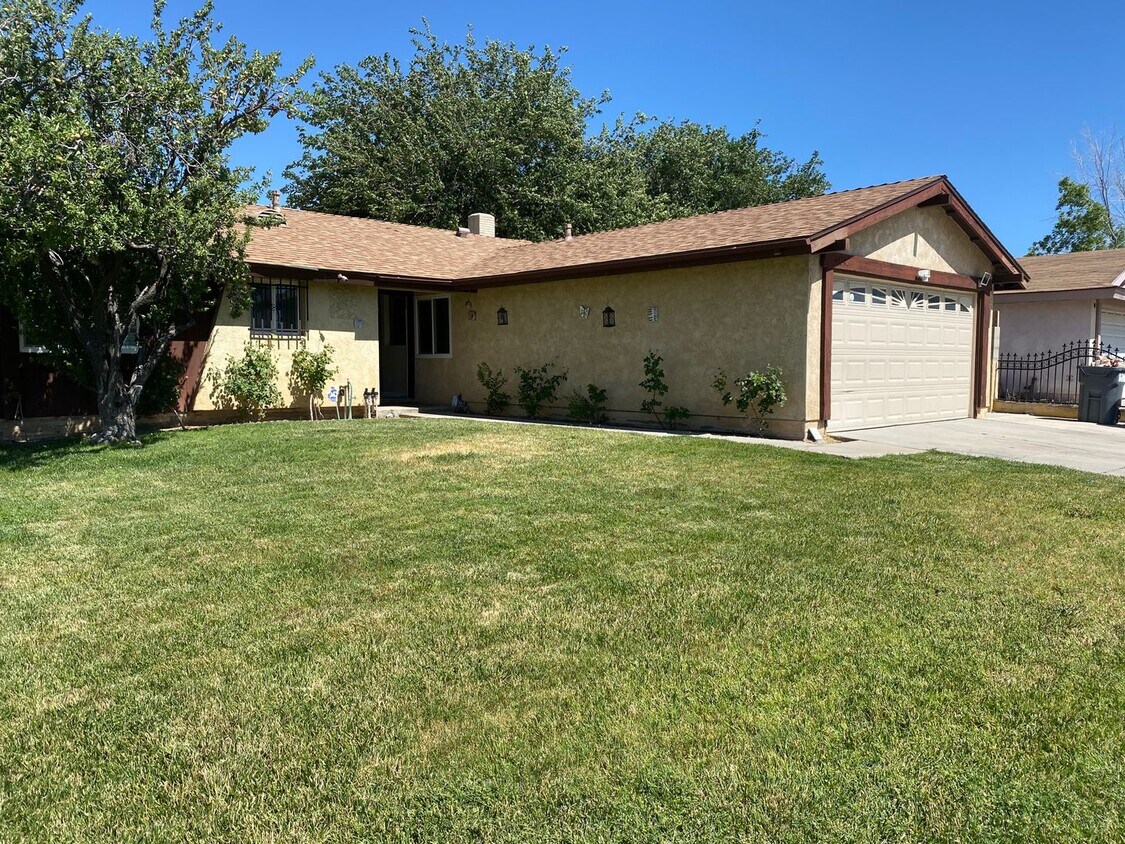 Foto principal - Lancaster 3 bedroom