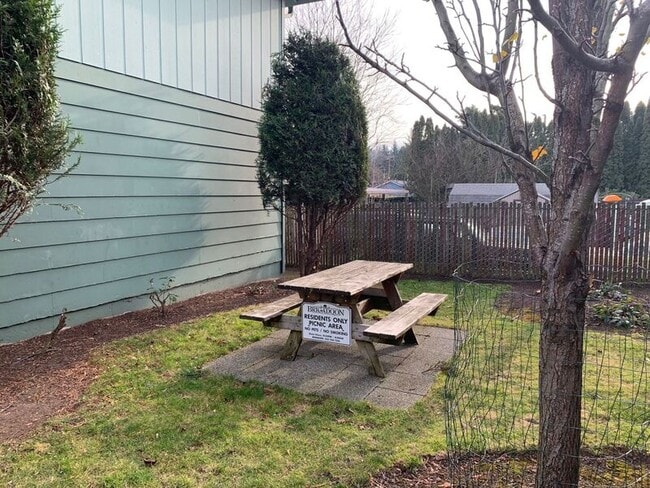 Building Photo - 2633 SE 145th Ave