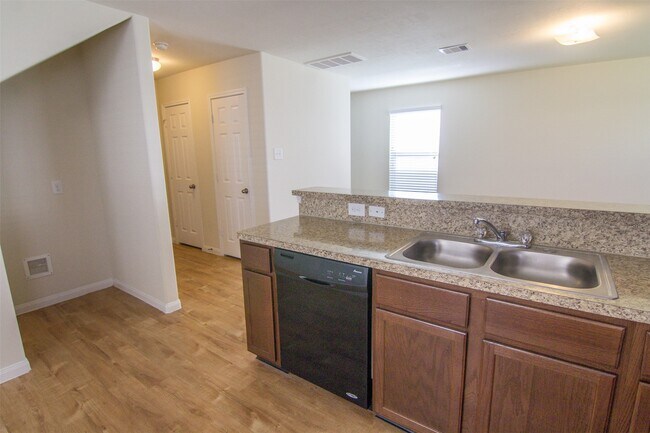 Foto del edificio - 708 South Ella Creek Drive