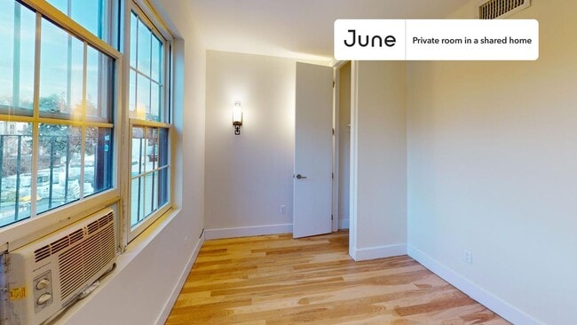 Building Photo - Room in Shared 4 bed/1 bath home