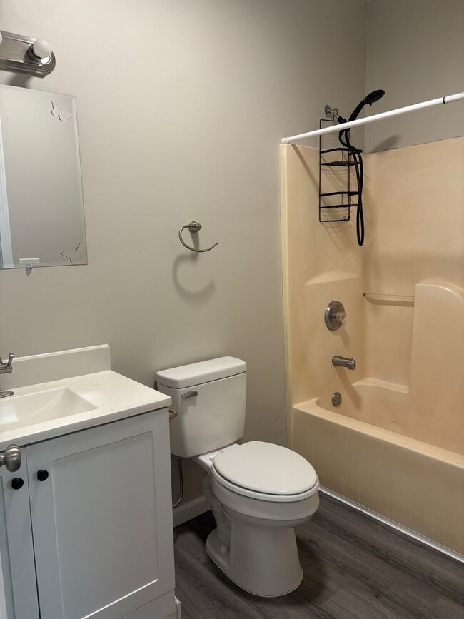 Foto del edificio - 1200 N 8th St