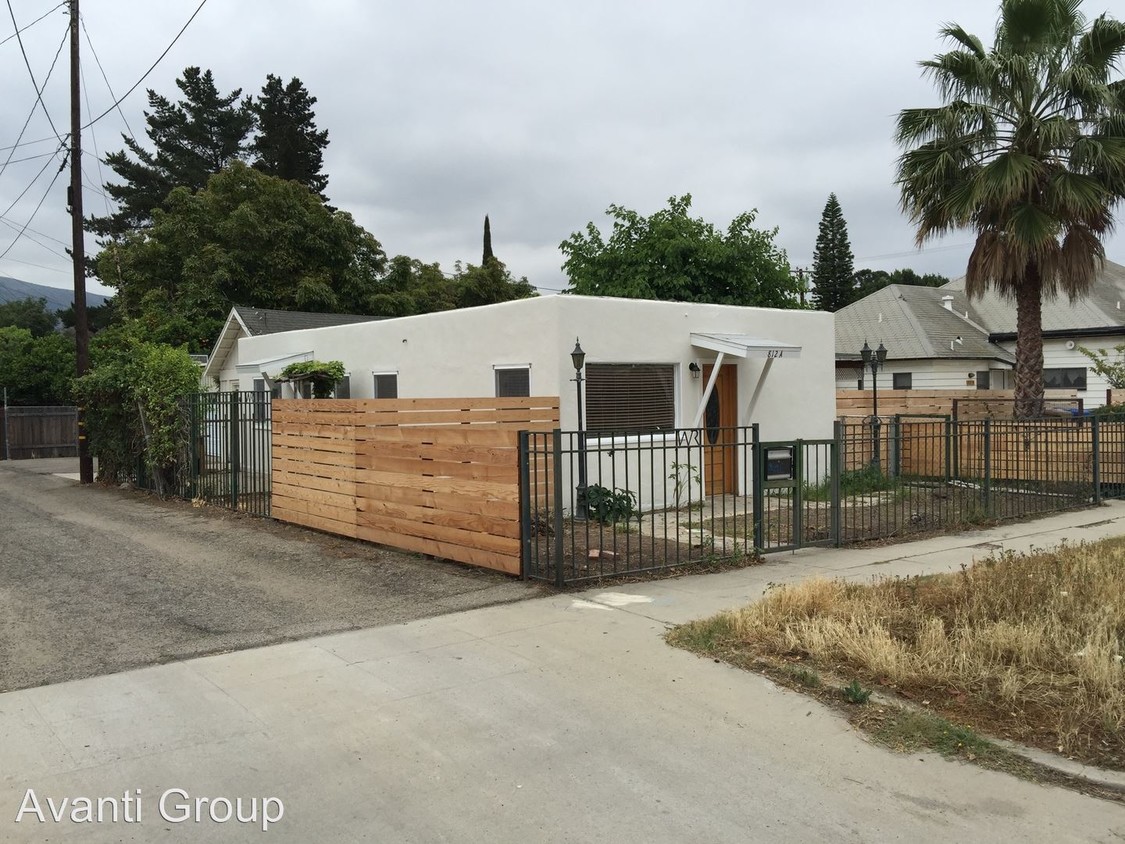 812 E Pleasant St, Santa Paula, CA 93060 Condo for Rent in Santa Paula, CA